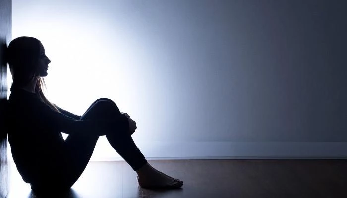 Ανήλικη προσπάθησε να αυτοκτονήσει με χάπια – Την εκβίαζε φίλος της με γυμνές φωτογραφίες